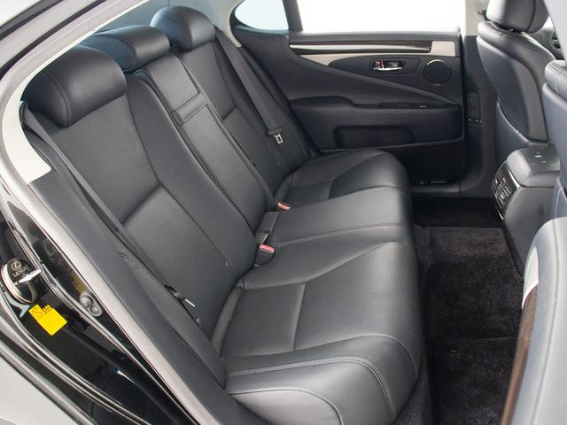 ＬＳ ＬＳ６００ｈ　バージョンＣ　Ｉパッケージ　（モデリスタエアロ）（２１インチＡＷ）（エアサスコントローラー）（クリアランスソナー）（電動トランク）（黒本革）（冷暖房シート）（オットマン）（ＬＥＤヘッドライト）（デジタルインナーミラー）（26枚目）
