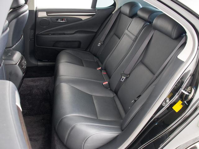 ＬＳ ＬＳ６００ｈ　バージョンＣ　Ｉパッケージ　（モデリスタエアロ）（２１インチＡＷ）（エアサスコントローラー）（クリアランスソナー）（電動トランク）（黒本革）（冷暖房シート）（オットマン）（ＬＥＤヘッドライト）（デジタルインナーミラー）（27枚目）