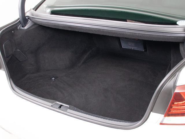 ＬＳ ＬＳ４６０　バージョンＣ　Ｉパッケージ　（禁煙車）（全画面ＳＤナビ）（サンルーフ）（パワートランク）（電動オットマン）（黒本革シート）（エアシート）（シートヒーター）（クリアランスソナー）（バックモニター）（レクサス点検整備記録１６枚）（21枚目）
