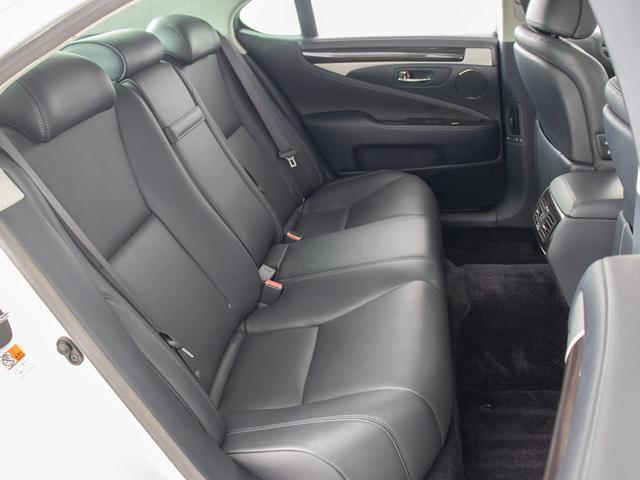 ＬＳ ＬＳ４６０　バージョンＣ　Ｉパッケージ　（サンルーフ）（全画面ＳＤナビ）（レーダークルーズ）（プリクラッシュ）（クリアランスソナー）（パワートランク）（ＬＥＤヘッドライト）（冷暖房シート）（ＢＳＭ）（黒本革）（助手席オットマン）（フルセグ）（27枚目）