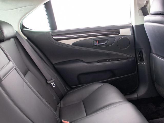 ＬＳ ＬＳ４６０　バージョンＣ　Ｉパッケージ　（サンルーフ）（全画面ＳＤナビ）（レーダークルーズ）（プリクラッシュ）（クリアランスソナー）（パワートランク）（ＬＥＤヘッドライト）（冷暖房シート）（ＢＳＭ）（黒本革）（助手席オットマン）（フルセグ）（29枚目）