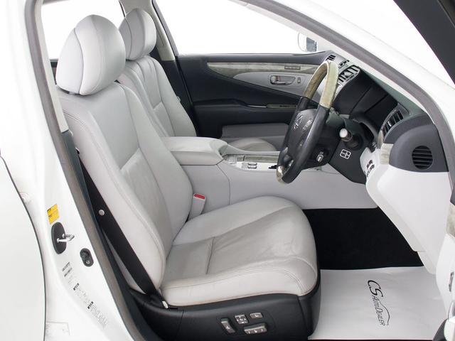 ＬＳ ＬＳ６００ｈ　バージョンＵ　Ｉパッケージ　（サンルーフ）（クリアランスソナー）（白本革）（レーダークルーズ）（プリクラッシュ）（パワートランク）（ＬＥＤヘッドライト）（後席ＶＩＰ仕様）（冷暖房シート）（ＨＤＤマルチナビ）（Ｂｌｕｅｔｏｏｔｈ）（21枚目）