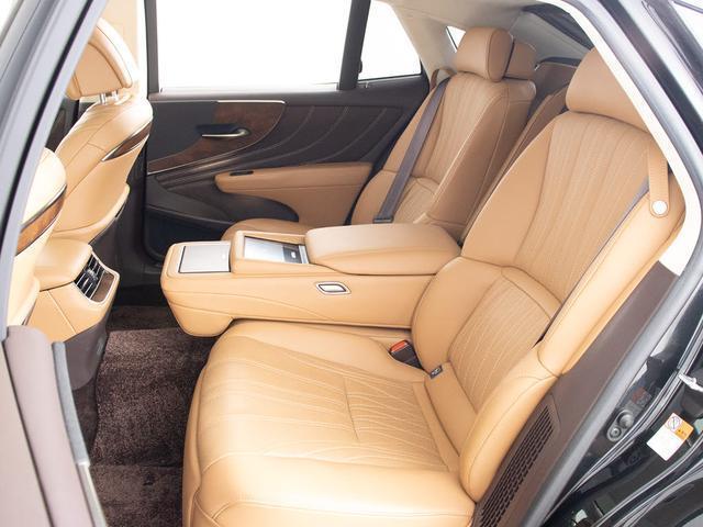 ＬＳ ＬＳ５００ｈ　バージョンＬ　（サンルーフ）（カールソン２１インチＡＷ）（エアロカスタム）（４ＷＤ）（パノラミックビュー）（セーフティシステム＋Ａ）（ＢＳＭ）（障害物センサー）（パワートランク）（茶本革）（後席コントロールパネル）（31枚目）
