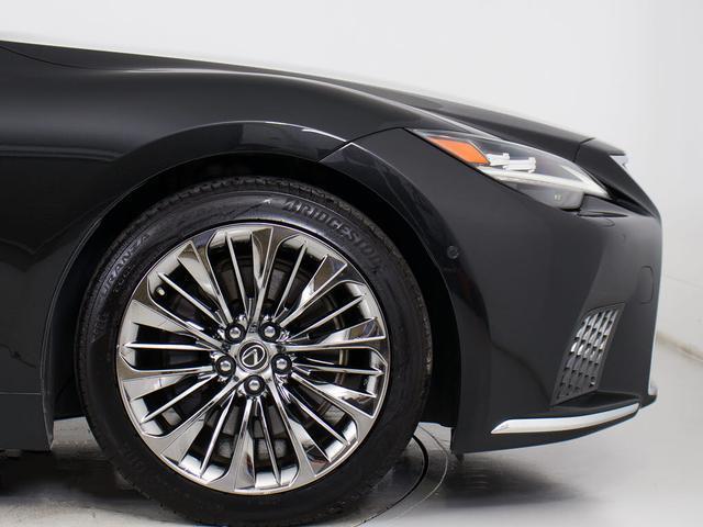 ＬＳ ＬＳ５００ｈ　バージョンＬ　（禁煙）（後期型）（レクサス点検整備記録９枚）（サンルーフ）（２０インチスパッタリングＡＷ）（セーフティシステム＋Ａ）（パノラミックビュー）（ＢＳＭ）（後席ＶＩＰ仕様）（黒本革）（全画面ＳＤナビ）（8枚目）