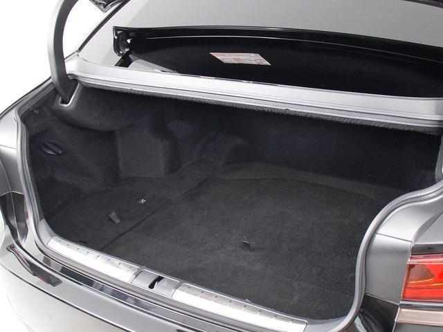 ＬＳ ＬＳ５００ｈ　エグゼクティブ　（禁煙車）（後期型）（サンルーフ）（マークレビンソン）（リアエンター）（セーフティシステム＋Ａ）（パノラミックビュー）（ＢＳＭ）（ＨＵＤ）（黒本革）（後席ＶＩＰ）（パワートランク）（全画面ＳＤナビ）（26枚目）