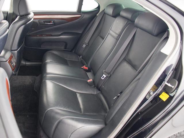 ＬＳ ＬＳ６００ｈ　Ｉパッケージ　（禁煙車）（クリアランスソナー）（ＬＥＤヘッドライト）（黒本革）（シートヒーター）（エアシート）（ステアリングヒーター）（オートクルーズコントロール）（ＨＤＤマルチナビ）（バックモニター）（28枚目）