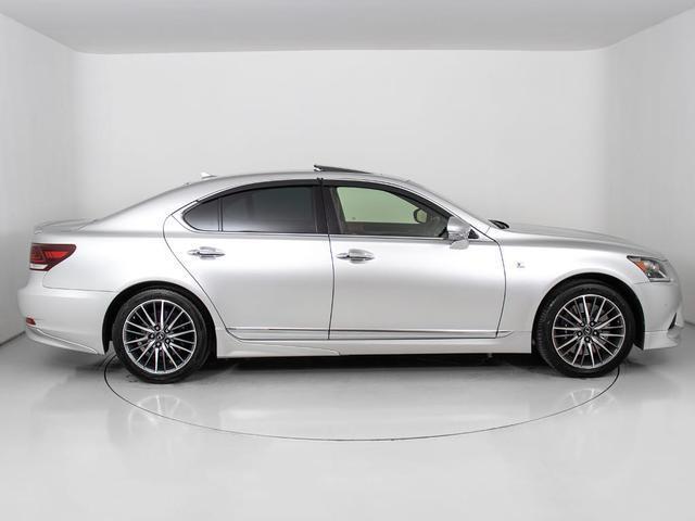 ＬＳ ＬＳ４６０　Ｆスポーツ　（サンルーフ）（Ｌセレクト）（ＴＲＤフルエアロ）（４本出しマフラー）（新品タイヤ）（専用赤本革）（レーダークルーズ）（プリクラッシュ）（ＬＫＡ）（ＢＳＭ）（クリアランスソナー）（連眼ＬＥＤライト）（18枚目）