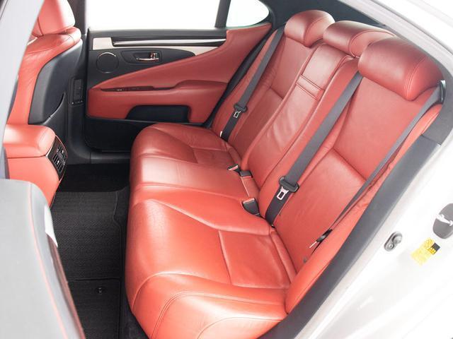 ＬＳ ＬＳ４６０　Ｆスポーツ　（サンルーフ）（Ｌセレクト）（ＴＲＤフルエアロ）（４本出しマフラー）（新品タイヤ）（専用赤本革）（レーダークルーズ）（プリクラッシュ）（ＬＫＡ）（ＢＳＭ）（クリアランスソナー）（連眼ＬＥＤライト）（29枚目）