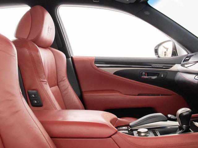 ＬＳ ＬＳ４６０　Ｆスポーツ　（サンルーフ）（Ｌセレクト）（ＴＲＤフルエアロ）（４本出しマフラー）（新品タイヤ）（専用赤本革）（レーダークルーズ）（プリクラッシュ）（ＬＫＡ）（ＢＳＭ）（クリアランスソナー）（連眼ＬＥＤライト）（31枚目）