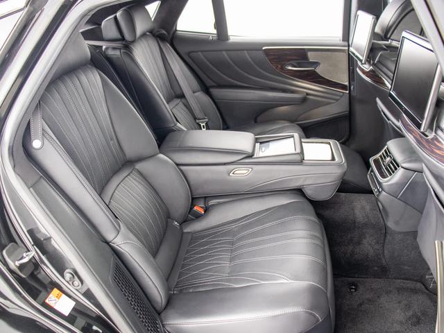 ＬＳ ＬＳ５００ｈ　エグゼクティブ　（禁煙車）（サンルーフ）（マークレビンソン）（リアエンター）（２０インチスパッタリングＡＷ）（パノラミックビュー）（セーフティシステム＋Ａ）（ＢＳＭ）（ＨＵＤ）（クリアランスソナー）（パワートランク）（28枚目）