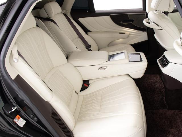 ＬＳ ＬＳ５００ｈ　バージョンＬ　（禁煙車）（サンルーフ）（白本革）（マークレビンソン）（デジタルインナーミラー）（パノラミックビュー）（パワートランク）（セーフティシステム＋Ａ）（ＢＳＭ）（クリアランスソナー）（全画面ＳＤナビ）（33枚目）