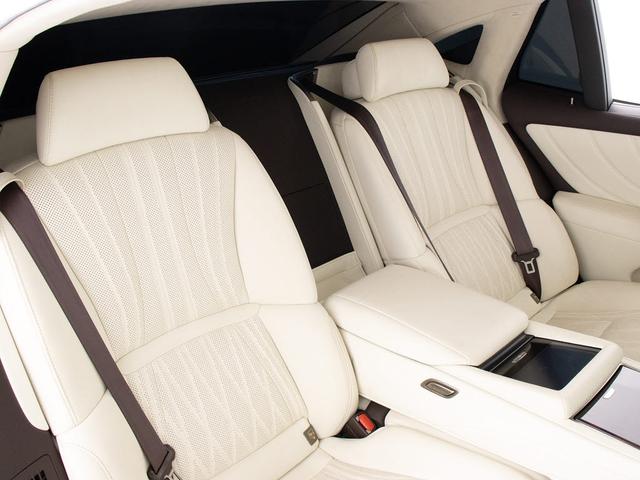 ＬＳ ＬＳ５００ｈ　バージョンＬ　（禁煙車）（サンルーフ）（白本革）（マークレビンソン）（デジタルインナーミラー）（パノラミックビュー）（パワートランク）（セーフティシステム＋Ａ）（ＢＳＭ）（クリアランスソナー）（全画面ＳＤナビ）（37枚目）