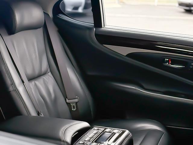 LEXUS LS LS600HL EXECUTIVE PACKAGE