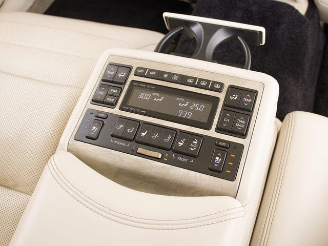 LS LS600hL エグゼクティブパッケージ (5人乗り)(マークレビンソン)(リアエンター)(メローホワイトレザー)(Fスポーツ仕様バンパー)(20インチAW)(ドライバーモニター)(レーダークルーズ)(プリクラッシュ)(LKA)(BSM)(9枚目)