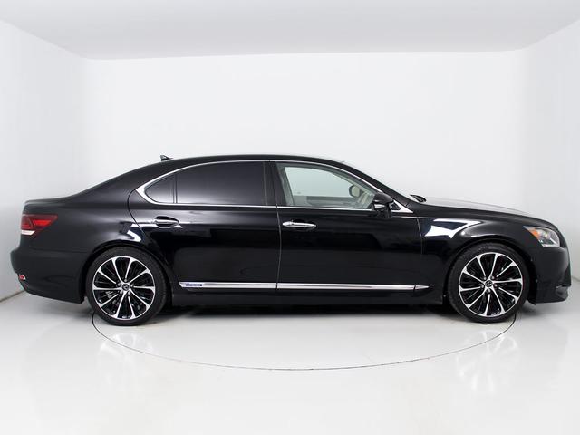 LS LS600hL エグゼクティブパッケージ (5人乗り)(マークレビンソン)(リアエンター)(メローホワイトレザー)(Fスポーツ仕様バンパー)(20インチAW)(ドライバーモニター)(レーダークルーズ)(プリクラッシュ)(LKA)(BSM)(18枚目)