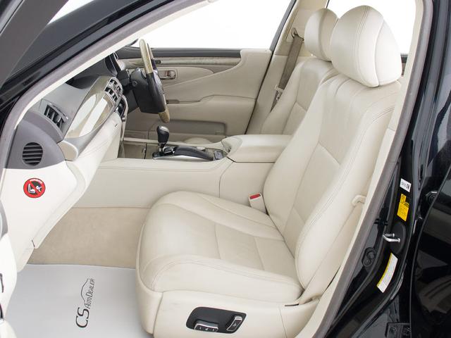 LS LS600hL エグゼクティブパッケージ (5人乗り)(マークレビンソン)(リアエンター)(メローホワイトレザー)(Fスポーツ仕様バンパー)(20インチAW)(ドライバーモニター)(レーダークルーズ)(プリクラッシュ)(LKA)(BSM)(28枚目)