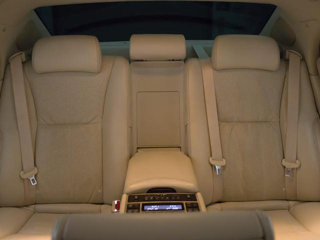 LS LS600hL エグゼクティブパッケージ (5人乗り)(マークレビンソン)(リアエンター)(メローホワイトレザー)(Fスポーツ仕様バンパー)(20インチAW)(ドライバーモニター)(レーダークルーズ)(プリクラッシュ)(LKA)(BSM)(33枚目)