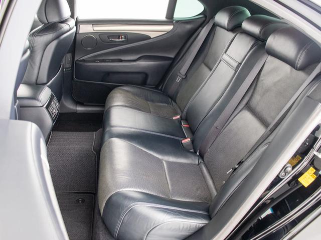 LS LS460 Fスポーツ (サンルーフ)(4本出しマフラー)(レーダークルーズ)(プリクラッシュ)(BSM)(障害物センサー)(パワートランク)(黒本革)(シートヒーター)(エアシート)(LEDヘッドライト)(19インチAW)(26枚目)