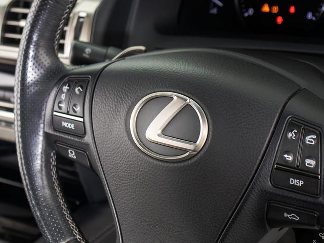 LS LS460 Fスポーツ (サンルーフ)(4本出しマフラー)(レーダークルーズ)(プリクラッシュ)(BSM)(障害物センサー)(パワートランク)(黒本革)(シートヒーター)(エアシート)(LEDヘッドライト)(19インチAW)(33枚目)