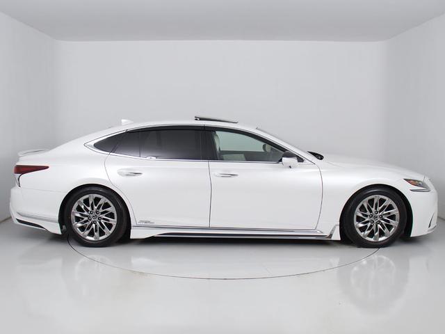LS LS500h エグゼクティブ (サンルーフ)(マークレビンソン)(リアエンター)(白本革)(モデリスタエアロ)(パノラミックビュー)(セーフティシステム+A)(全画面SDナビ)(BSM)(HUD)(後席VIP仕様)(LEDライト)(17枚目)