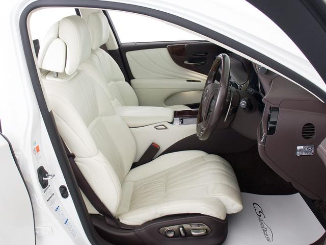 LS LS500h エグゼクティブ (サンルーフ)(マークレビンソン)(リアエンター)(白本革)(モデリスタエアロ)(パノラミックビュー)(セーフティシステム+A)(全画面SDナビ)(BSM)(HUD)(後席VIP仕様)(LEDライト)(29枚目)