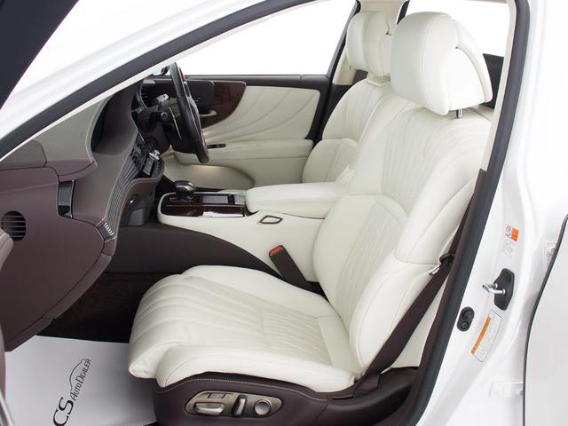 LS LS500h エグゼクティブ (サンルーフ)(マークレビンソン)(リアエンター)(白本革)(モデリスタエアロ)(パノラミックビュー)(セーフティシステム+A)(全画面SDナビ)(BSM)(HUD)(後席VIP仕様)(LEDライト)(30枚目)