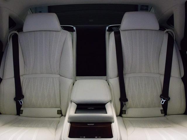 LS LS500h エグゼクティブ (サンルーフ)(マークレビンソン)(リアエンター)(白本革)(モデリスタエアロ)(パノラミックビュー)(セーフティシステム+A)(全画面SDナビ)(BSM)(HUD)(後席VIP仕様)(LEDライト)(33枚目)