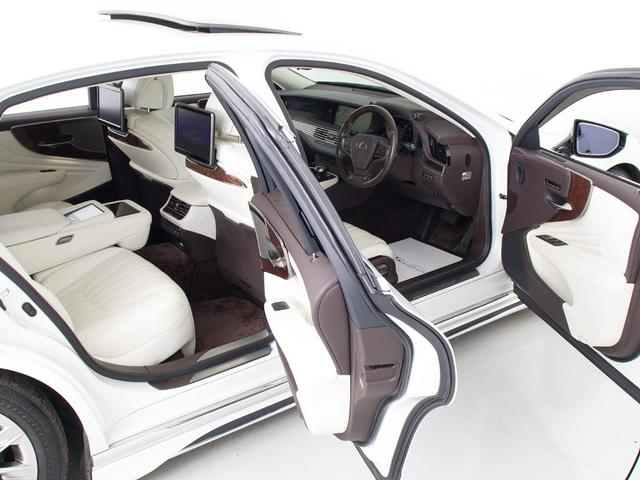 LS LS500h エグゼクティブ (サンルーフ)(マークレビンソン)(リアエンター)(白本革)(モデリスタエアロ)(パノラミックビュー)(セーフティシステム+A)(全画面SDナビ)(BSM)(HUD)(後席VIP仕様)(LEDライト)(36枚目)