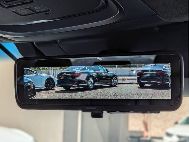 LS LS500h エグゼクティブ (禁煙車)(マークレビンソン)(リアエンター)(デジタルインナーミラー)(パノラミックビュー)(セーフティシステム+A)(クリアランスソナー)(パワートランク)(黒本革)(後席コントロールパネル)(9枚目)