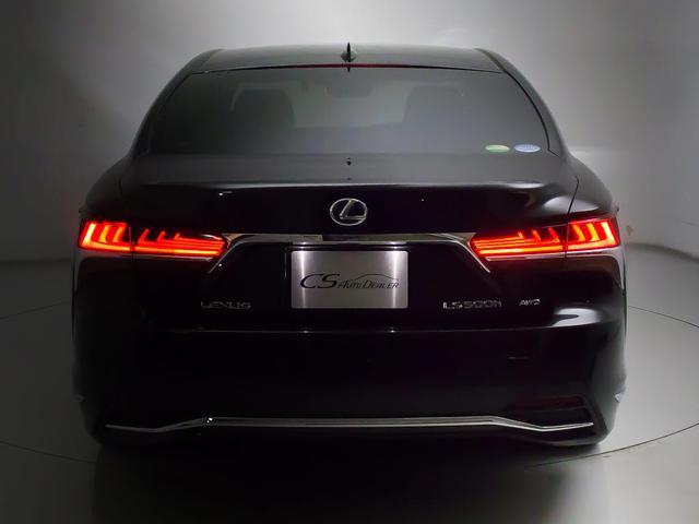 LS LS500h エグゼクティブ (禁煙車)(マークレビンソン)(リアエンター)(デジタルインナーミラー)(パノラミックビュー)(セーフティシステム+A)(クリアランスソナー)(パワートランク)(黒本革)(後席コントロールパネル)(22枚目)