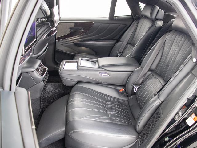 ＬＳ ＬＳ５００ｈ　エグゼクティブ　（マークレビンソン）（リアエンター）（デジタルインナーミラー）（パノラミックビュー）（セーフティシステム＋Ａ）（ＢＳＭ）（クリアランスソナー）（黒本革）（オットマン）（後席コントロールパネル）（31枚目）