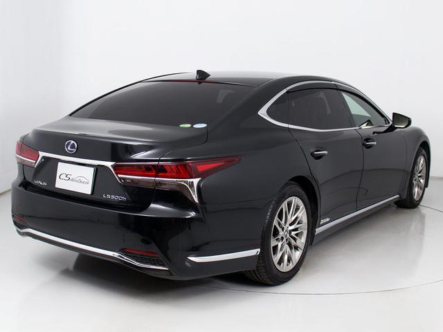 LS LS500h エグゼクティブ (禁煙車)(ワンオーナー)(点検記録簿16枚)(マークレビンソン)(リアエンター)(全周囲カメラ)(セーフティシステム+A)(BSM)(障害物センサー)(黒革)(オットマン)(後席コントロールパネル)(18枚目)