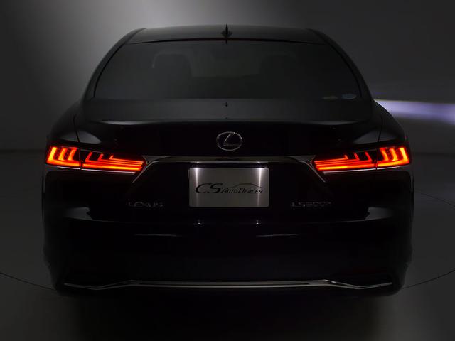 LS LS500h エグゼクティブ (禁煙車)(ワンオーナー)(点検記録簿16枚)(マークレビンソン)(リアエンター)(全周囲カメラ)(セーフティシステム+A)(BSM)(障害物センサー)(黒革)(オットマン)(後席コントロールパネル)(24枚目)