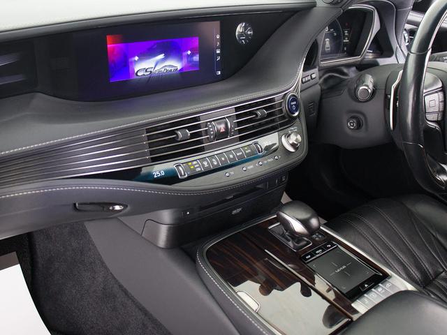 LS LS500h エグゼクティブ (禁煙車)(ワンオーナー)(点検記録簿16枚)(マークレビンソン)(リアエンター)(全周囲カメラ)(セーフティシステム+A)(BSM)(障害物センサー)(黒革)(オットマン)(後席コントロールパネル)(39枚目)