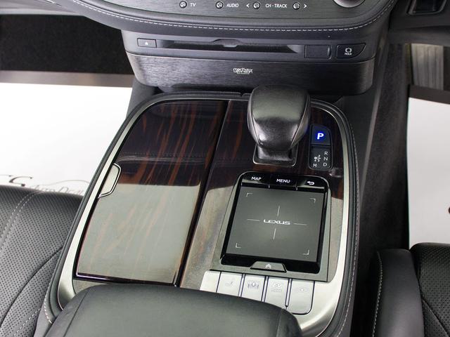LS LS500h エグゼクティブ (禁煙車)(ワンオーナー)(点検記録簿16枚)(マークレビンソン)(リアエンター)(全周囲カメラ)(セーフティシステム+A)(BSM)(障害物センサー)(黒革)(オットマン)(後席コントロールパネル)(43枚目)