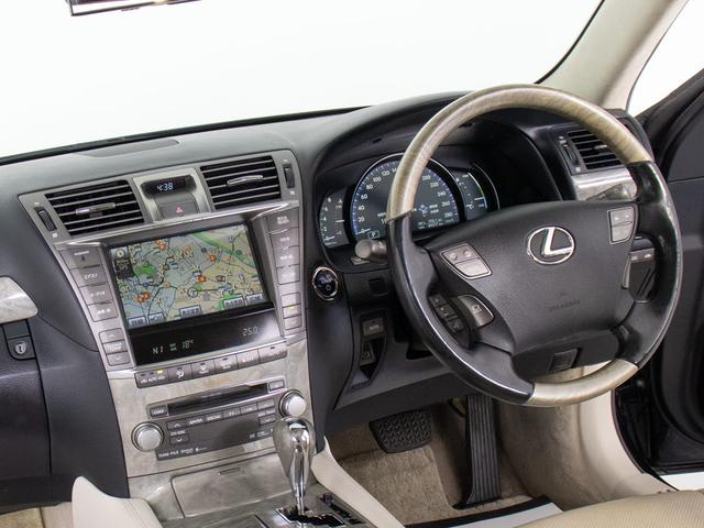ＬＳ ＬＳ６００ｈ　バージョンＳ　Ｉパッケージ　（サンルーフ）（メローホワイトレザー）（クリアランスソナー）（ＬＥＤヘッドライト）（エアシート）（シートヒーター）（ＨＤＤマルチナビ）（バックモニター）（クルーズコントロール）（Ｂｌｕｅｔｏｏｔｈ）（33枚目）
