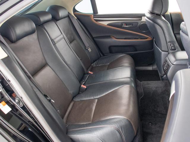 ＬＳ ＬＳ４６０　バージョンＣ　（禁煙車）（全画面ＳＤナビ）（サンルーフ）（ロクサーニ製マルチフォルケッタ２０インチＡＷ）（レーダークルーズ）（プリクラッシュ）（ＢＳＭ）（クリアランスソナー）（シートヒーター）（エアシート）（30枚目）