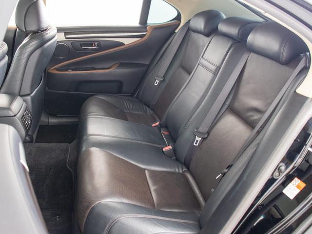 ＬＳ ＬＳ４６０　バージョンＣ　（禁煙車）（全画面ＳＤナビ）（サンルーフ）（ロクサーニ製マルチフォルケッタ２０インチＡＷ）（レーダークルーズ）（プリクラッシュ）（ＢＳＭ）（クリアランスソナー）（シートヒーター）（エアシート）（31枚目）
