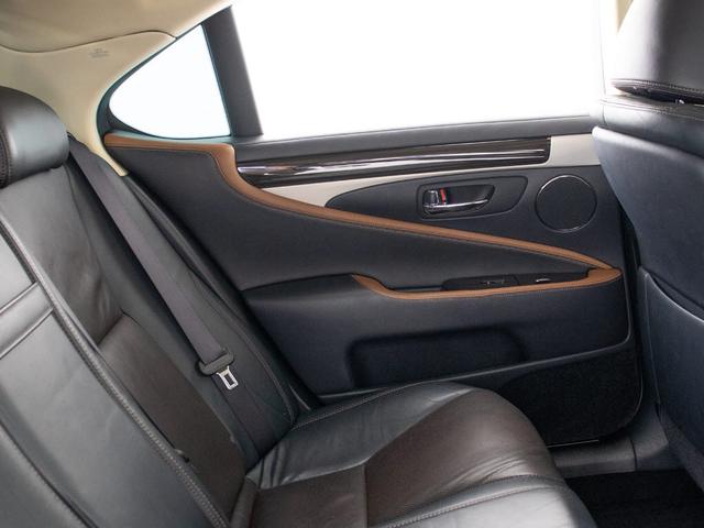 ＬＳ ＬＳ４６０　バージョンＣ　（禁煙車）（全画面ＳＤナビ）（サンルーフ）（ロクサーニ製マルチフォルケッタ２０インチＡＷ）（レーダークルーズ）（プリクラッシュ）（ＢＳＭ）（クリアランスソナー）（シートヒーター）（エアシート）（33枚目）