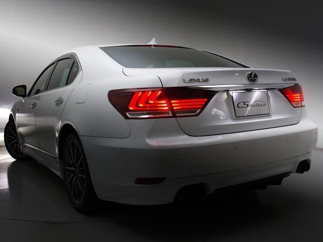 LS LS600h Fスポーツ (ウェザリアフルエアロ)(サンルーフ)(マークレビンソン)(エアロカスタム)(4本出しマフラー)(クリアランスソナー)(パワートランク)(LEDヘッドライト)(黒本革)(シートヒーター)(エアシート)(23枚目)