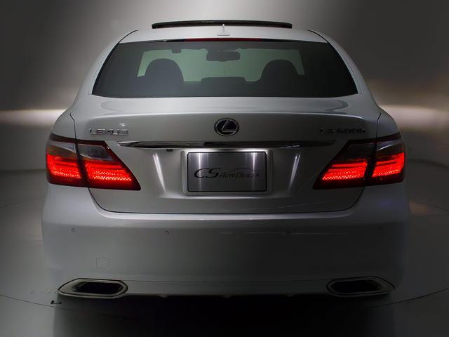 ★テールスモークやＬＥＤ加工、マフラー、ルーフスポイラー、エアロパーツなど取り付け承ります！