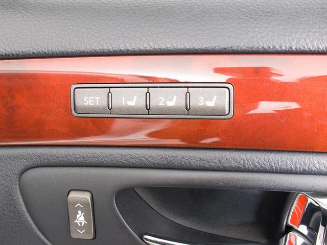 シートメモリー完備！お好きなシートポジションへ！記憶しておけます！