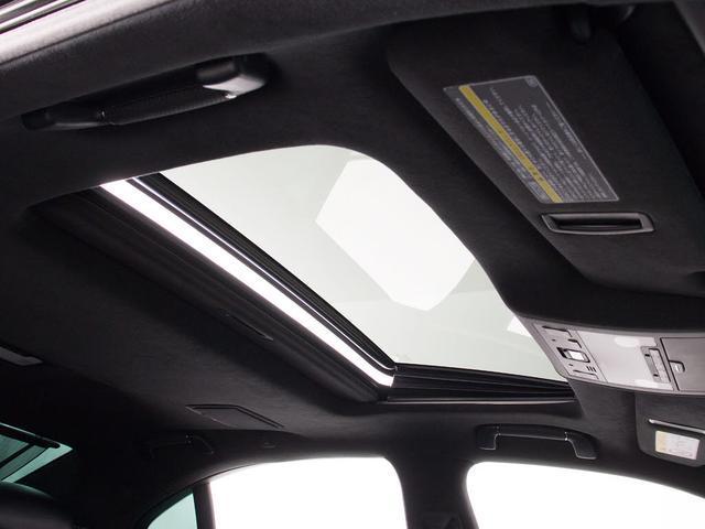 ★人気装備のサンルーフ！様々なドライブシーンで活躍してくれます！！開放感ある車内空間は気持ちがいいですよ！