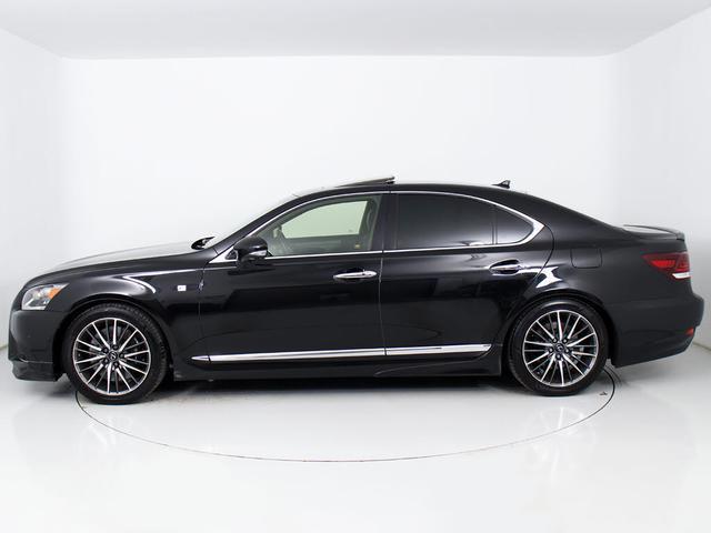 ★すごく綺麗な外装です！是非ご確認下さい！光沢のあるボディー！！艶々で本当に綺麗ですよ！！綺麗だからこそ高級感が際立ちます！綺麗なお車でドライブをお楽しみ下さい！！