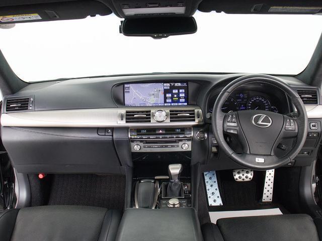 ★パワーシート装備！シート座面の前後スライドに加え、背もたれの角度調整も電動です！これぞ高級車の装備ですよね！！シートも広々でゆったり座れます！！快適なドライブをお約束！！