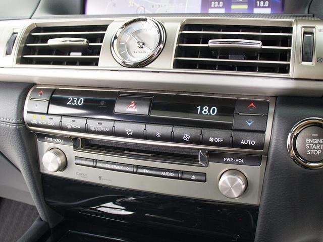 ＣＤはもちろんの事、ＤＶＤ再生も可能です。フルセグ地デジにも対応しさらにＢｌｕｅｔｏｏｔｈにも対応しております