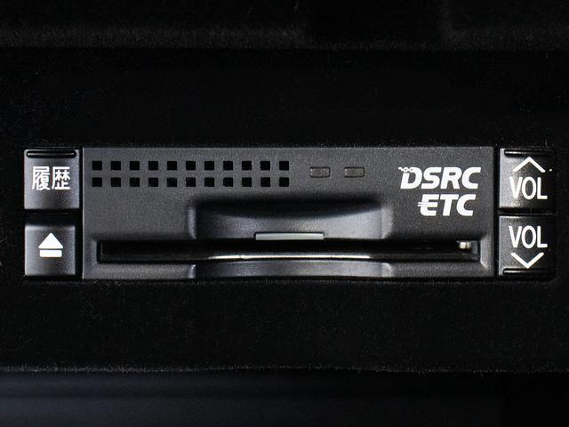 ★ＥＴＣ２．０が装備されています！！社外品とは違い収まりの良いデザインが人気！高速道路を利用する際は必需品ですよね！！ストレス無く料金所を通過出来ます！！