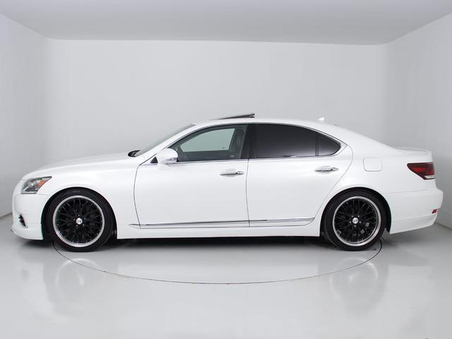 ★２０インチアルミホイール装着車です！！今付いているアルミホイールの交換ＯＫです！