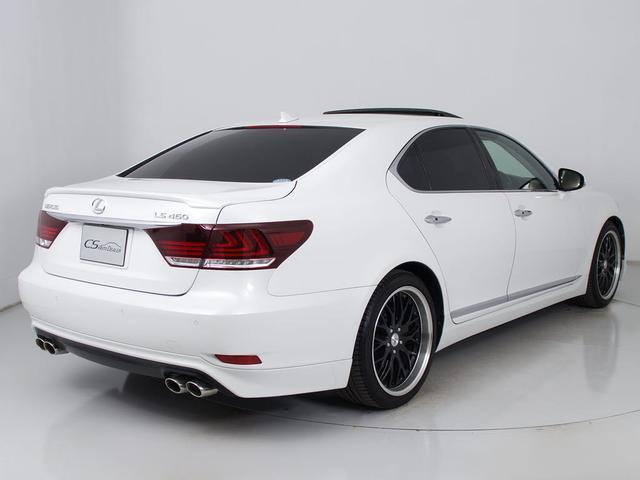 ４本出しマフラー装着！！スポーティーさを演出いたします！