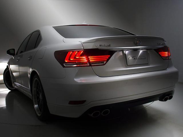 テールスモーク加工、スポイラー取付等々ドレスアップ可能です。違う角度が見たい・・・等のご要望御座いましたら是非お声掛け下さい！！お写真をお送りさせて頂きます。